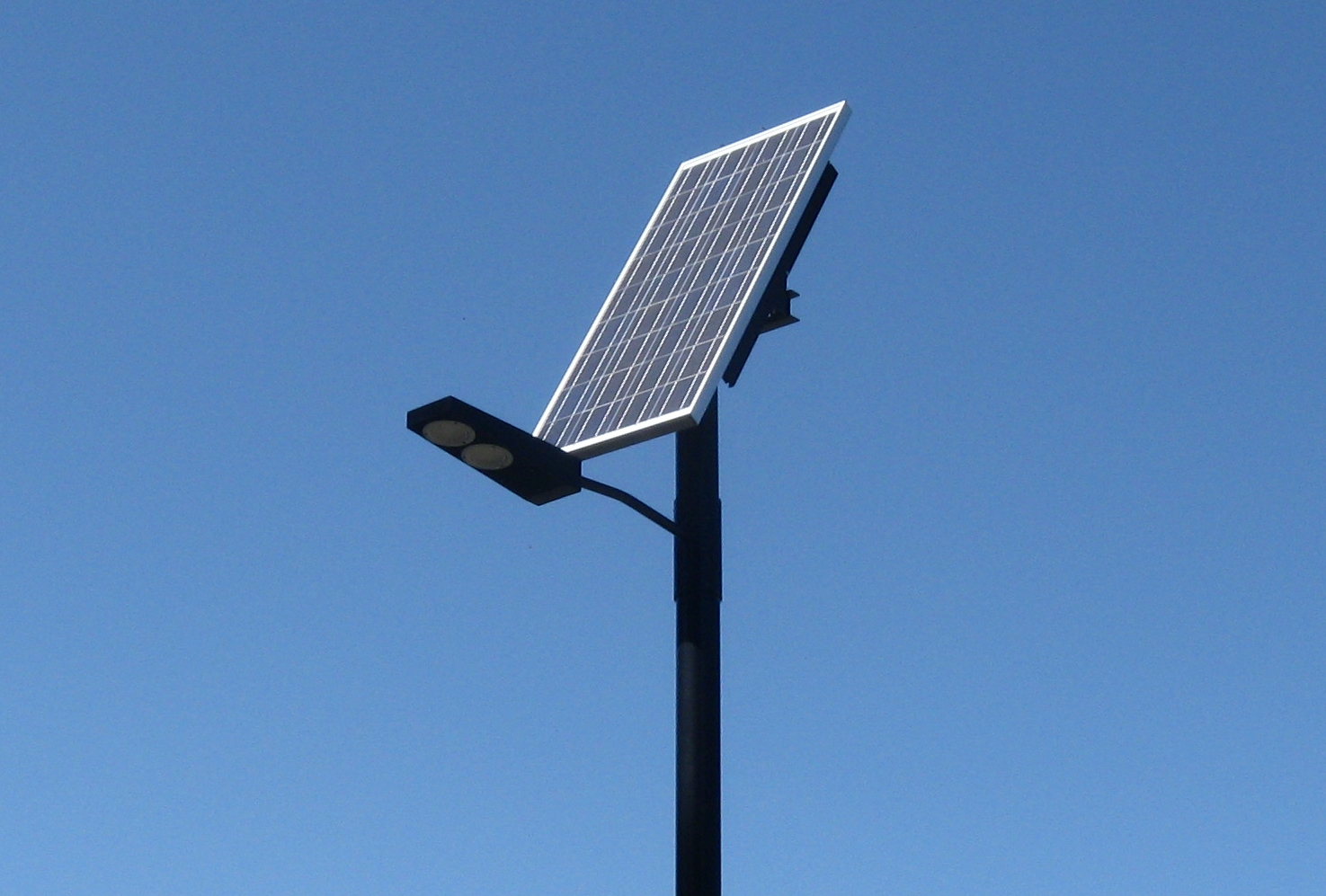 Solar Street Light, An Eco-Friendly Mode Of Lighting An Area!